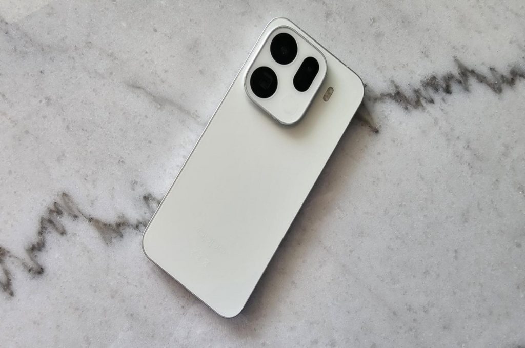 Recensione OPPO Find X9 Pro: Vale la Pena anche nel 2026? Batteria, fotocamera e Dimensity 9500 sotto la lente Recensione OPPO Find X9 Pro Fianle