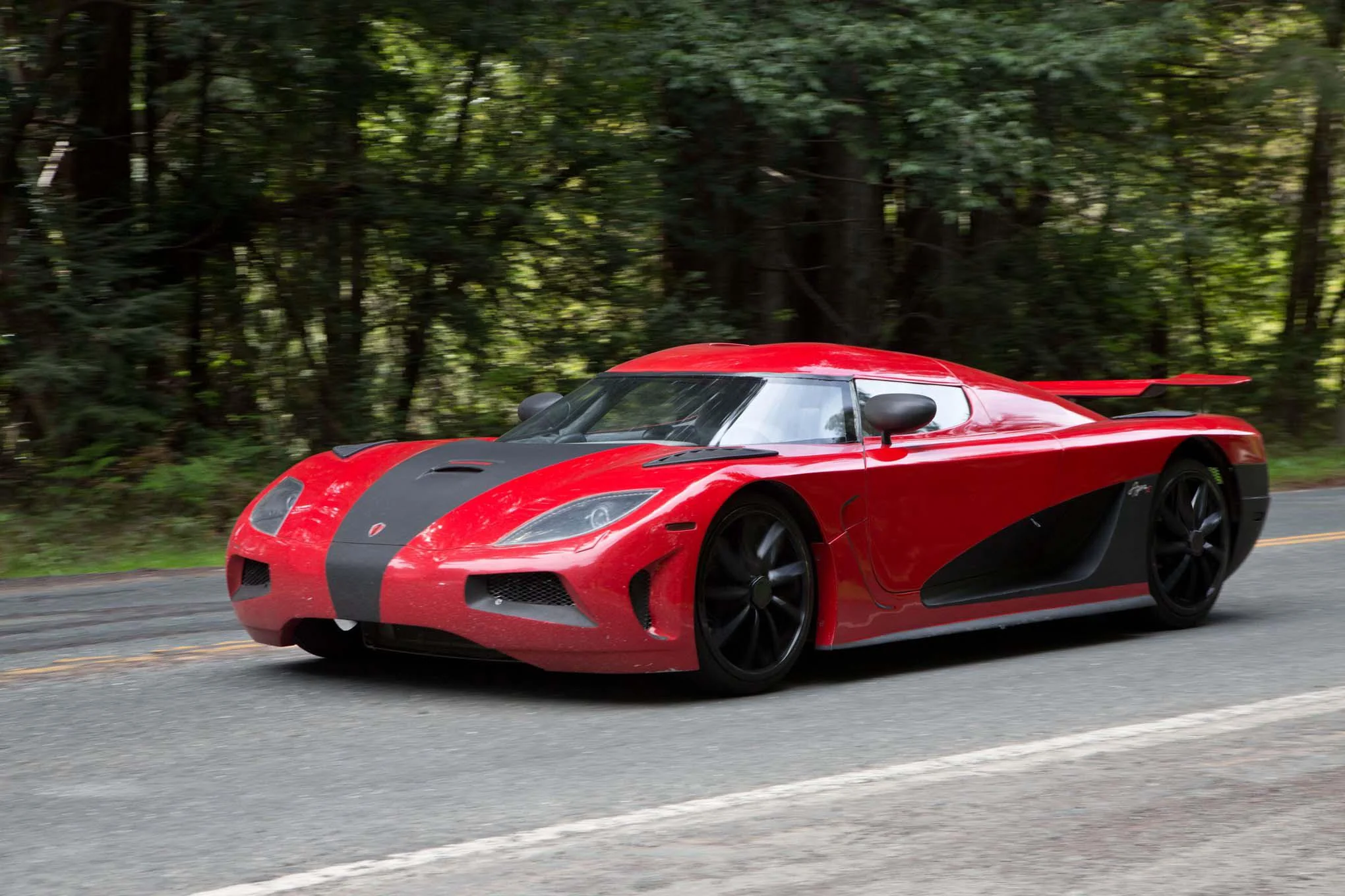 10 leggendarie Hypercar nei film che hanno segnato la storia del cinema V 10 leggendarie Hypercar nei film che hanno segnato la storia del cinema V