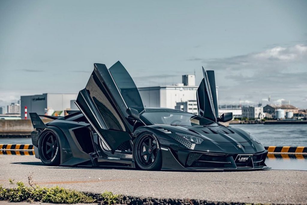 10 leggendarie Hypercar nei film che hanno segnato la storia del cinema VI 10 leggendarie Hypercar nei film che hanno segnato la storia del cinema VI