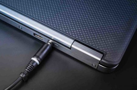 Batteria PC sempre in carica: 5 miti da sfatare per salvarla Batteria PC sempre in carica