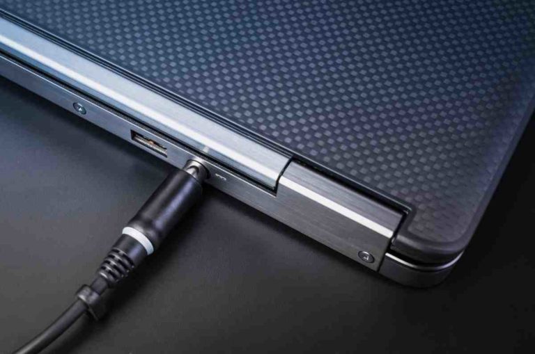 Batteria PC sempre in carica: 5 miti da sfatare per salvarla Batteria PC sempre in carica