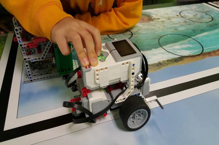 Come connettere LEGO a Python: Guida completa per progetti avanzati Come connettere LEGO a Python