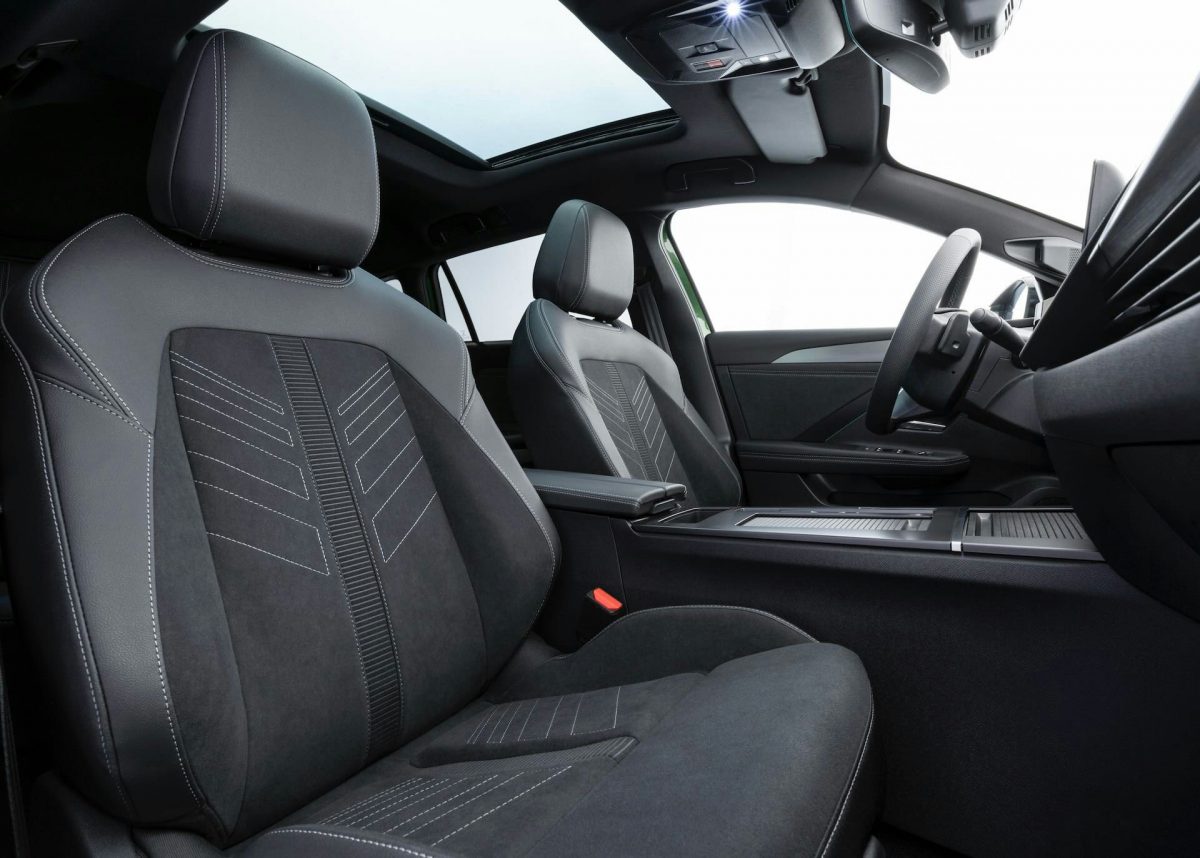 Nuova Opel Astra 2026 5 motivi per aspettare il prossimo modello VIII Nuova Opel Astra 2026 5 motivi per aspettare il prossimo modello VIII