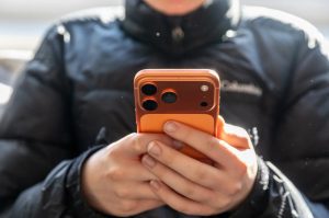 Come mettere in sicurezza l’iPhone di un figlio minorenne: la guida pratica Come mettere in sicurezza l'iPhone di un figlio minorenne