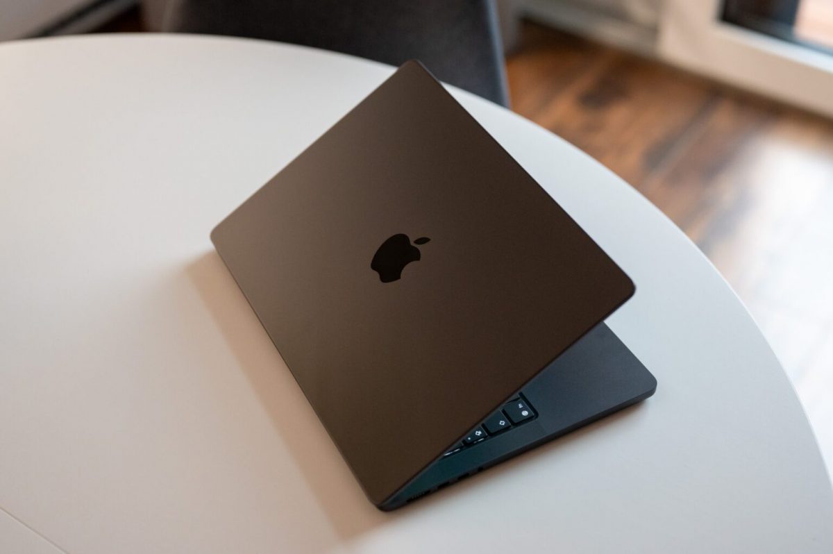 MacBook Pro M5 Max recensione Il Re delle prestazioni sotto la lente tecnica V MacBook Pro M5 Max recensione Il Re delle prestazioni sotto la lente tecnica V
